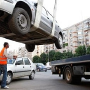ridicarea masinilor a devenit ilegala in doua sectoare ale capitalei