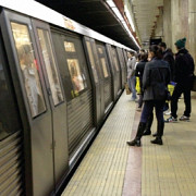 tentativa de sinucidere la metrou in capitala