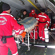 pacient cu arsuri grave adus cu avionul smurd in capitala