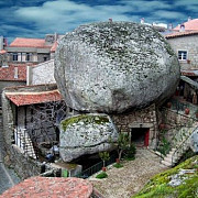 monsanto - oraselul portughez strivit de stanci