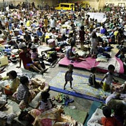 peste 600000 de persoane au fost evacuate in filipine din calea taifunului hagupit
