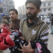 atacul terorist din pakistan s-a incheiat bilant incredibil 130 de morti majoritatea elevi