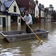 inundatii in marea britanie autoritatile s-au mobilizat tardiv