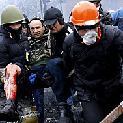 doisprezece protestatari raniti la kiev vor ajunge azi la bucuresti pentru ingrijiri