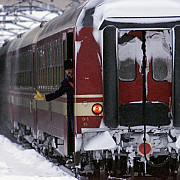trenul interregio 1652 suceava-bucuresti blocat in vrancea in gara sihlea