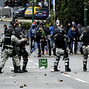 lupte de strada in capitala macedoniei soldate cu zeci de raniti