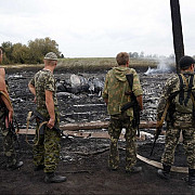 kiev separatistii rusi au instalat mine in zona prabusirii avionului malaezian