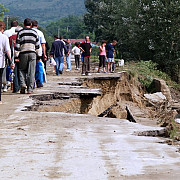 pericol de inundatii si drumuri judetene afectate de alunecari