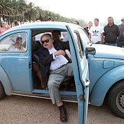 un seic arab ofera un milion de dolari pentru un vw beetle al presedintelui uruguayului