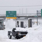 ninsori severe in nord-estul statelor unite in new york s-a instituit starea de urgenta
