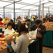 preturile la fructe in piata centrala din ploiesti