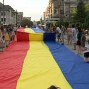 cel mai mare tricolor din istoria romaniei si a moldovei