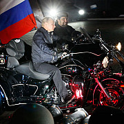 motociclistii rusi din grupul lupii noptii vor sa refaca drumul armatei rosii catre berlin