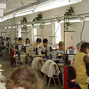 h-ampm lucreaza cu 30 de fabrici din romania