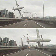 accidentul aviatic din taiwan echipele de salvare continua cautarea a 12 persoane date disparute
