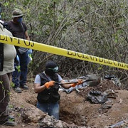 aproape 130 de cadavre descoperite in mexic