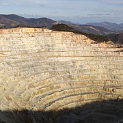 carpathian gold a obtinut licenta pentru exploatarea aurului de la rovina
