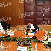 viral seful cancelariei prezidentiale doarme bustean in timpul unei intalniri oficiale in serbia