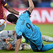 barcelona egal la roma dinamo zagreb o invinge pe arsenal rezultatele ligii campionilor