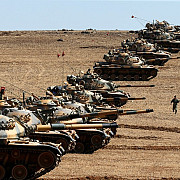armata turca a lansat o ofensiva in nordul siriei