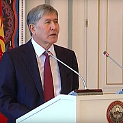 presedintele kargazstanului sustine ca femeile care poarta fuste scurte nu devin atacatoare sinucigase