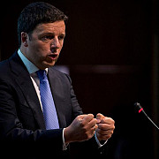 premierul matteo renzi si-a depus demisia la biroul presedintelui italian sergio mattarella