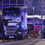 cel putin 12 morti si 48 de raniti dupa ce un camion a intrat in multime la un targ de craciun din berlin