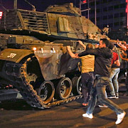 criza din turcia guvernul sustine ca lovitura a fost inabusita bilantul luptelor a ajuns la 265 de morti
