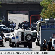 armenia luarea de ostatici dintr-o sectie de politie din erevan a intrat in a treia zi