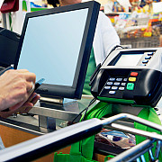 comerciantii cu cifra de afaceri de cel putin 10000 de euroan vor fi obligati sa accepte plata cu cardul