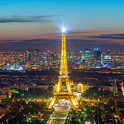 turnul eiffel va fi iluminat din 10 iunie in fiecare seara in culorile participantelor la euro