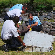 un fragment descoperit in mozambic ar putea proveni de la avionul mh370