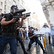 proteste violente la istanbul dupa arestarea a 9 jurnalisti de opozitie