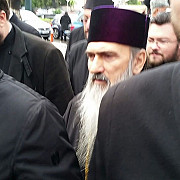 arhiepiscopul tomisului ips teodosie a venit insotit de aproximativ 30 de preoti la vizita de la ipj constanta