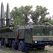 rusia transporta rachete ce pot fi echipate cu focoase nucleare in enclava kaliningrad
