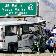 accident rutier grav in statul american california 13 oameni au murit si alti 31 au fost raniti