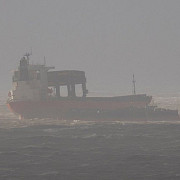 un cargobot s-a ciocnit cu o nava petroliera in canalul manecii
