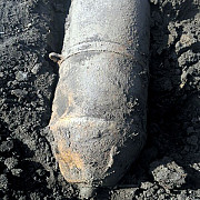 bomba de aviatie de 250 kilograme detonata de pirotehnisti chiar in locul unde a fost descoperita