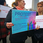 protest al personalului de la institutul pentru boli cardiovasculare c c iliescu din bucuresti