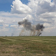 un mig-21 lancer s-a prabusit in timpul unui show aviatic la baza aeriana borcea pilotul in varsta de 36 de ani a murit- video