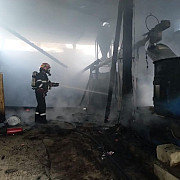 fotovideo incendiu la o fabrica de brichete si peleti din comarnic