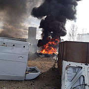 foto video incendiu la bucov nor toxic dupa ce o masina incarcata cu baterii a luat foc