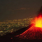 etna se trezeste explozii spectaculoase in cel mai mare vulcan al europei