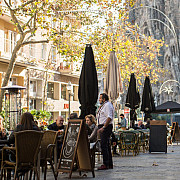 primele efecte pozitive ale restrictiilor din spania restaurantele din barcelona redeschise dupa cinci saptamani