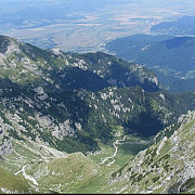 interventie a salvamontistilor pentru recuperarea unei turiste din germania care a cazut in gol de pe un versant din fagaras