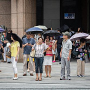 e iadul pe pamant in japonia 77 de morti si zeci de mii de oameni spitalizati din cauza caldurii extreme