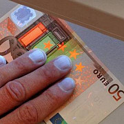 cetatenii ungari din strainatate stimulati cu prime de 32000 euro sa revina in ungaria