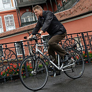 iohannis sunt alaturi de biciclisti indemn cat mai multe persoane sa se deplaseze cu bicicleta