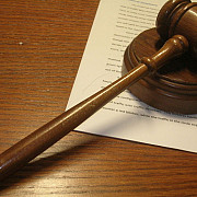 tribunalul bucuresti decide ca o romanca sa-si plateasca creditul in chf la cursul de la semnarea contractului