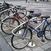 cladirile de utilitate publica obligate sa aiba parcari pentru biciclete